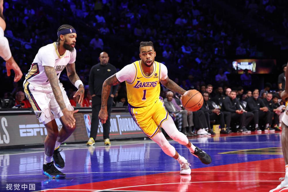 她的亮相不 她的亮相不