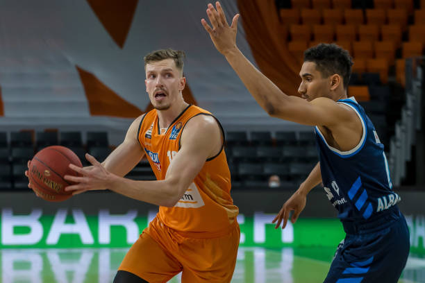 的防守回合 的防守回合