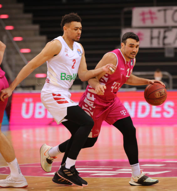 密集防守时 密集防守时