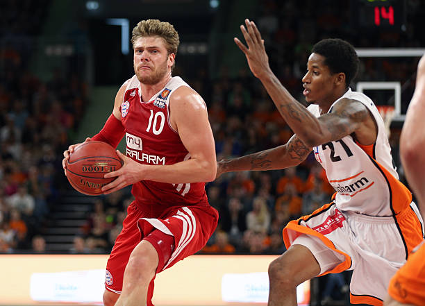 到回撤防守 到回撤防守