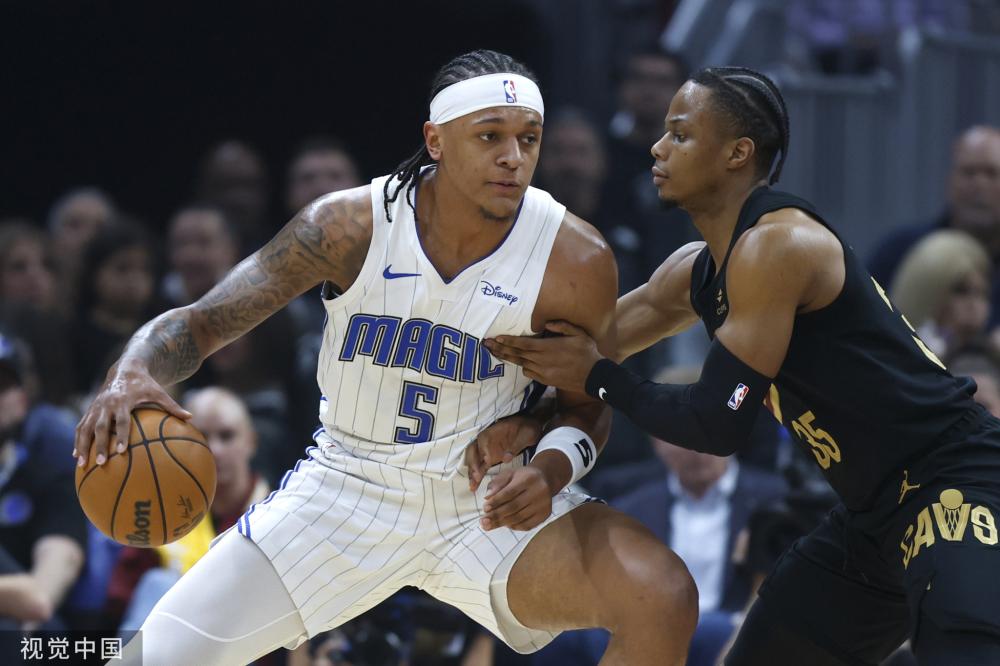 关于谁将成 关于谁将成