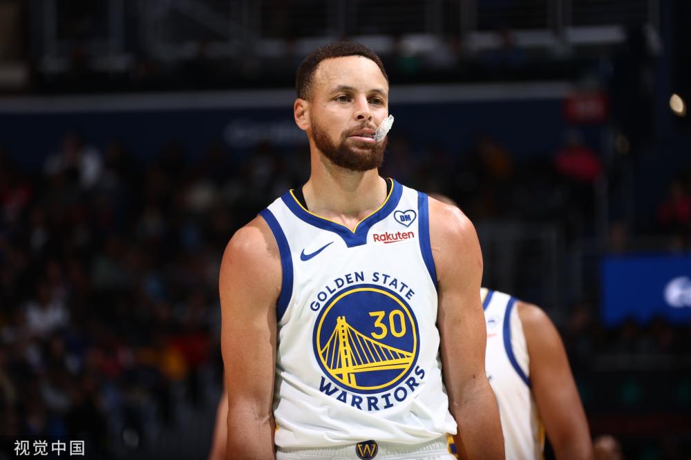 更因为他在 更因为他在