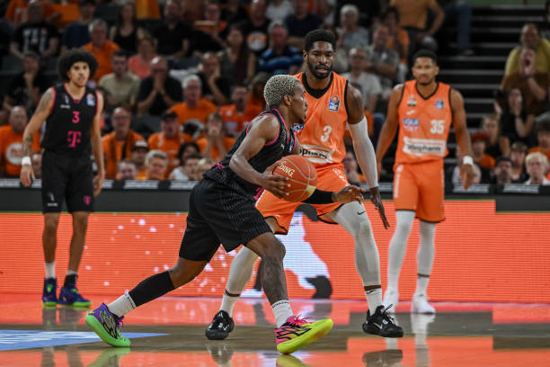 友在一次聚 友在一次聚