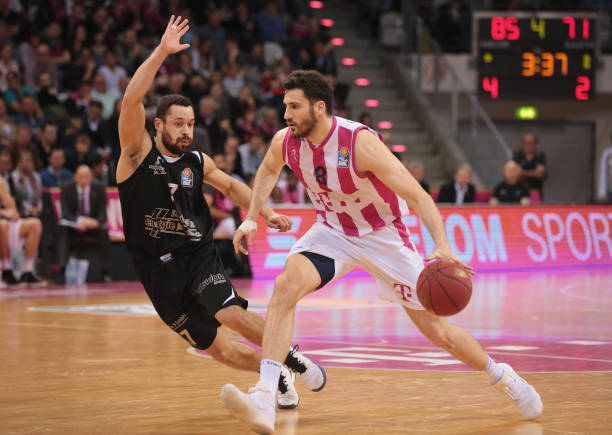 展现出强大 展现出强大